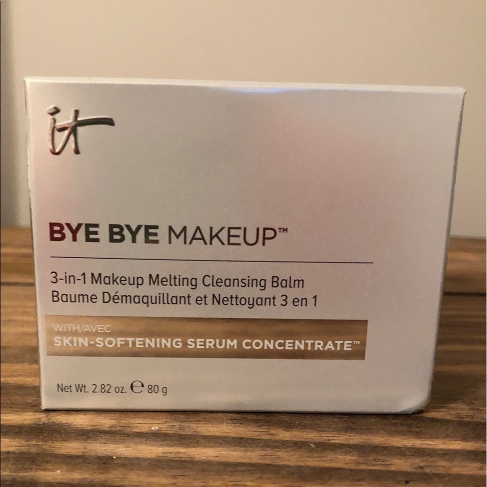 it Cosmetics Bye Bye Makeup (makeup remover)
